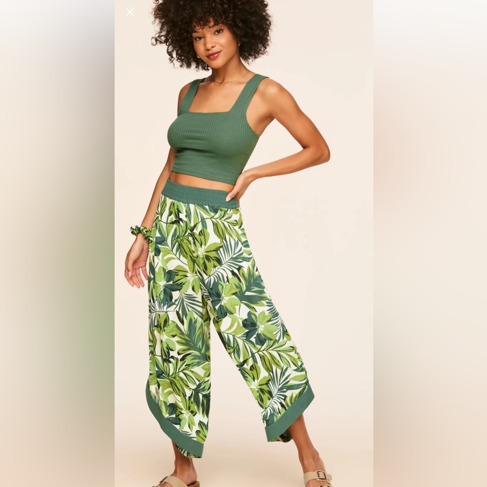 Adore Me | Tropical print flowy pants set